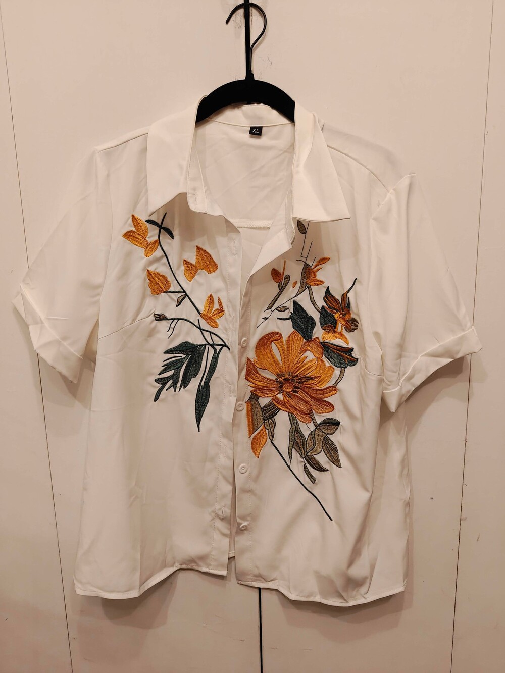White Embroidered Blouse XL Short Sleeve Floral Button Up Shirt